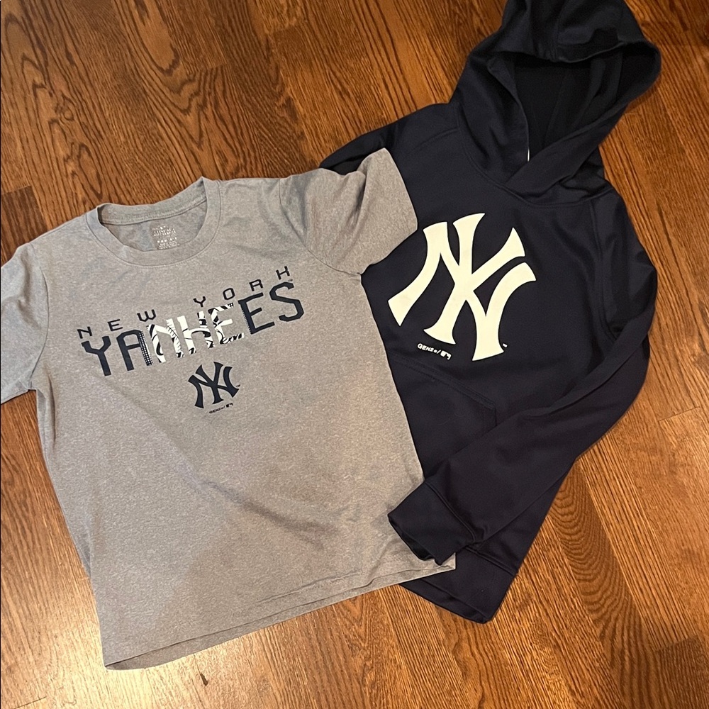 Yankees Grey Tee & Navy Hoodie Set